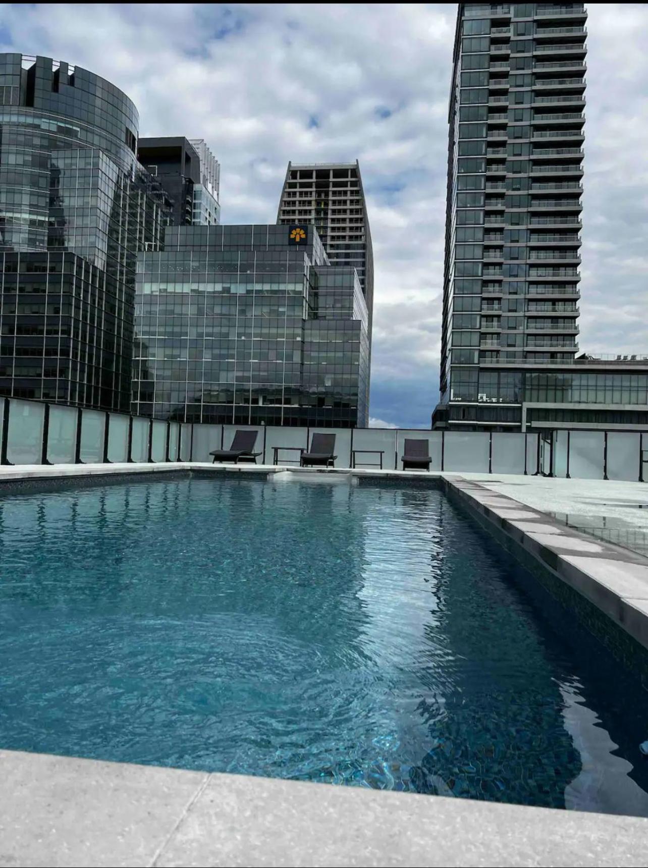 Condo In The Heart Of Downtown Montreal Exterior photo